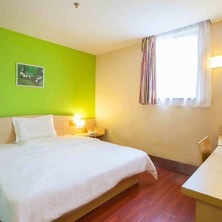 7Days Inn Dalian Wafangdian Railway Station Room photo
