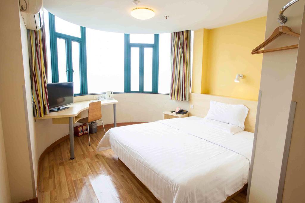 7Days Inn Dalian Wafangdian Railway Station Room photo